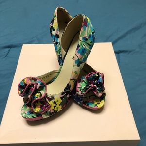 Heeled open toe floral shoes